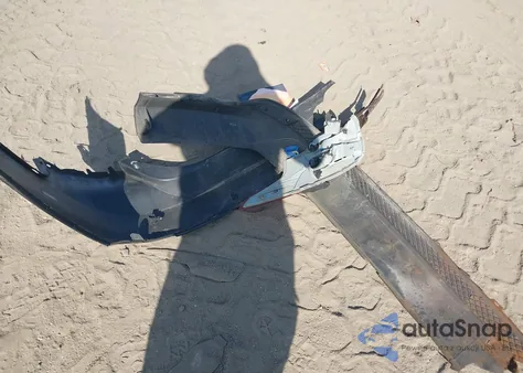 2013 Ford Focus Titanium z USA, uszkodzony, nr VIN 1FADP3J23DL233377